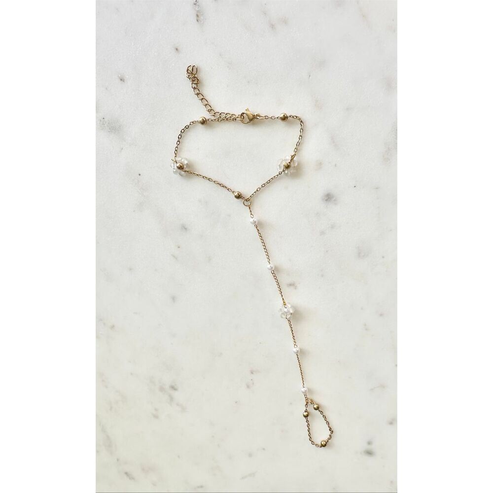 Gold color flower & pearl finger chain link bracelet